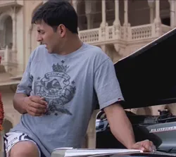 ha kuch to gadbad hai