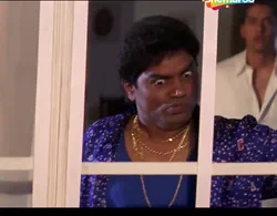 smelling funny face chhota chhatri johny lever awara paagal deewana