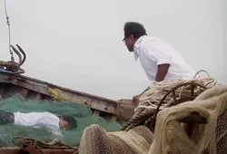 ye to lash hai paresh rawal shahid kapoor chup chup ke bollywood gif